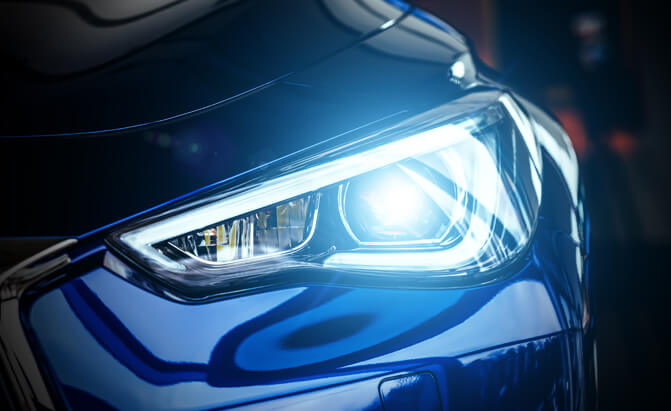 Best-hid-headlight-bulbs ไฟหน้าสีเหลืองกับสีขาว แบบไหนดีกว่ากัน?