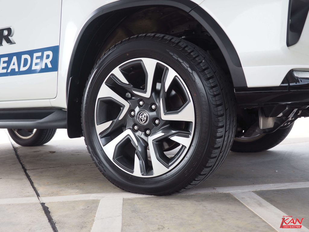 wheel-fortuner-legender-1024x768 รีวิว Fortuner Legender โดดเด่นทุกมิติ