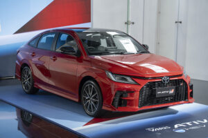 Toyota_Yaris_Ativ_HEV_GR_Exterior_1-1-300x200 รีวิว Toyota Yaris ATIV HEV GR Sport 
