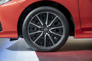 Toyota_Yaris_Ativ_HEV_GR_Exterior_20-3-300x200 รีวิว Toyota Yaris ATIV HEV GR Sport 