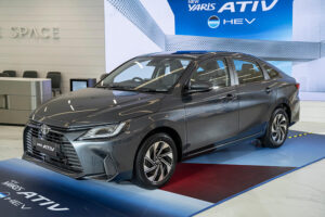 Toyota_Yaris_Ativ_HEV_Premium_Exterior_2-3-1-300x200 รีวิว Toyota Yaris ATIV HEV 2025
