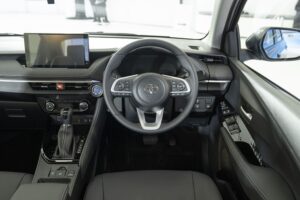 Toyota_Yaris_Ativ_HEV_Premium_Interior_32-2-300x200 รีวิว Toyota Yaris ATIV HEV 2025